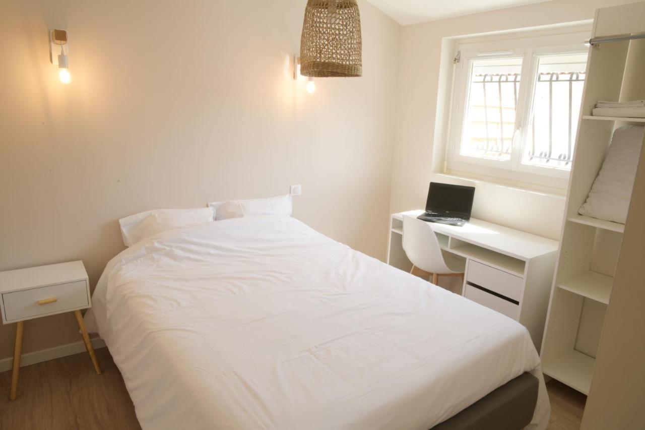 T2 - 28M2 Avec Cour Et Stationnement, Wifi Et Linge Fournis Appartement Angoulême Buitenkant foto