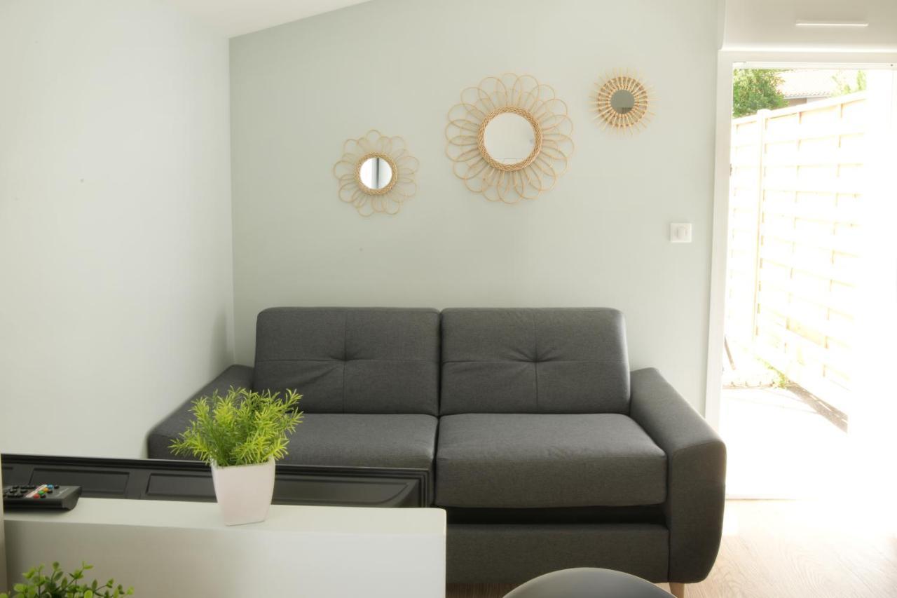 T2 - 28M2 Avec Cour Et Stationnement, Wifi Et Linge Fournis Appartement Angoulême Buitenkant foto