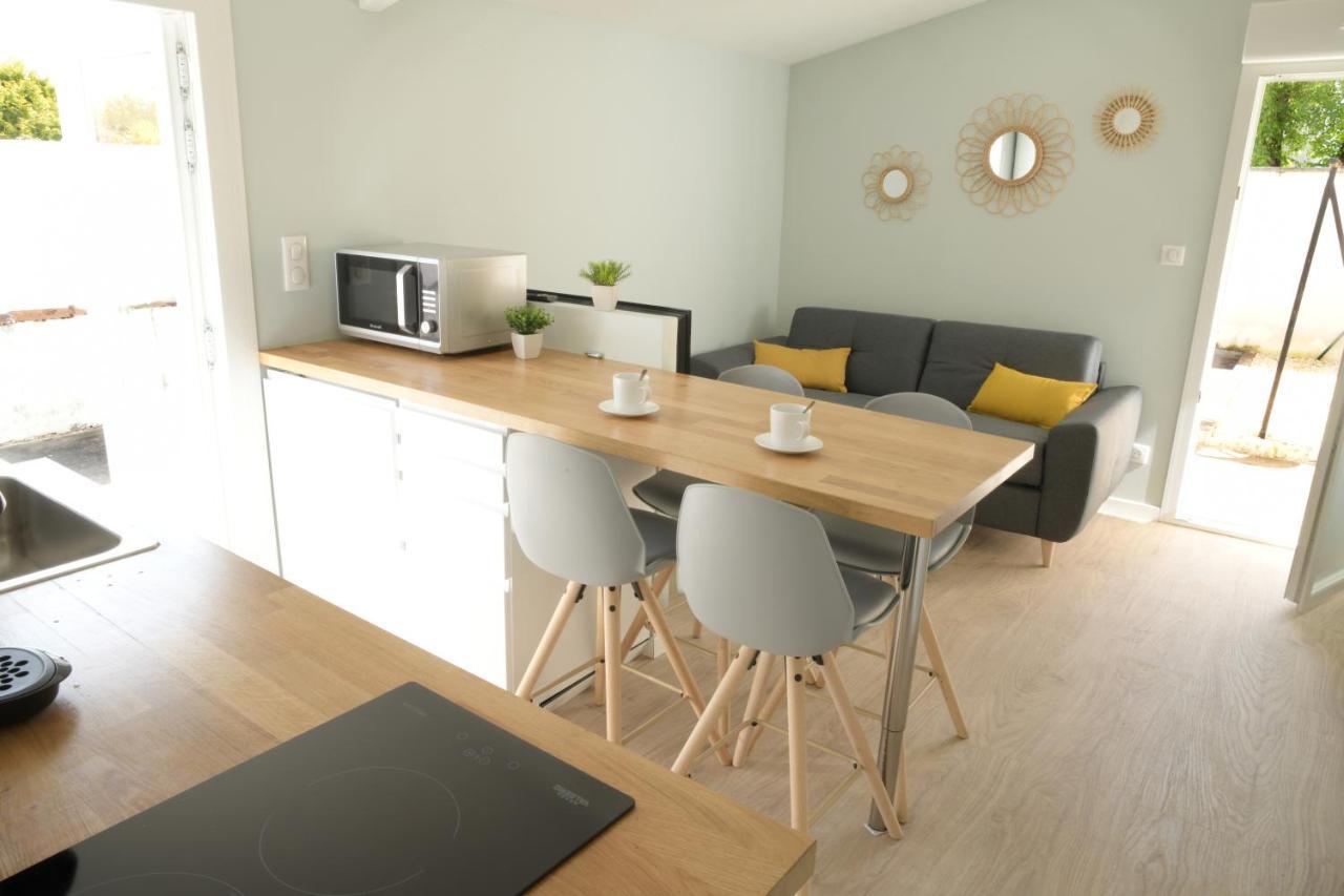 T2 - 28M2 Avec Cour Et Stationnement, Wifi Et Linge Fournis Appartement Angoulême Buitenkant foto