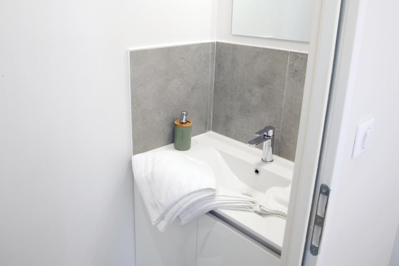 T2 - 28M2 Avec Cour Et Stationnement, Wifi Et Linge Fournis Appartement Angoulême Buitenkant foto